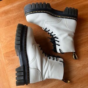 Platform Doc Martens